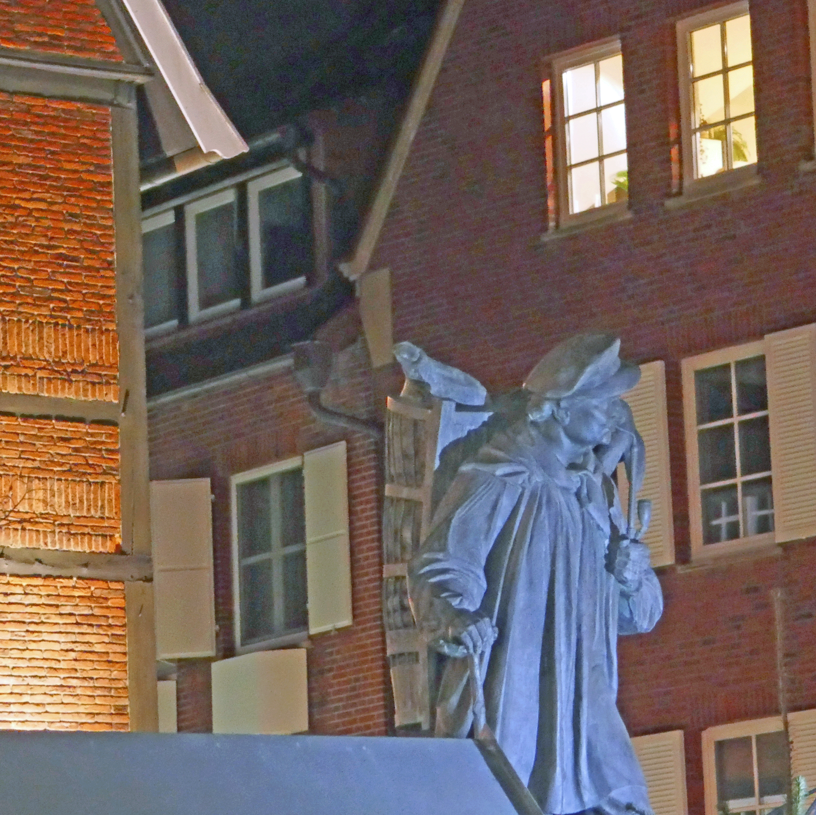 P1130865-001